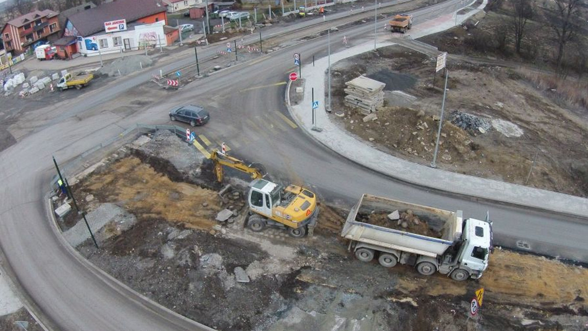 Zarząd Infrastruktury Komunalnej i Transportu zaczął procedurę przekazania placu budowy największej inwestycji drogowej w Krakowie, realizowanej w tym roku. Chodzi o drugi etap przebudowy ul. Igołomskiej, który obejmie aż 7,5 kilometrowy odcinek tej arterii.