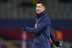 Lewandowski na ławce, Szczęsny na trybunach. Barcelona poradziła sobie bez Polaków