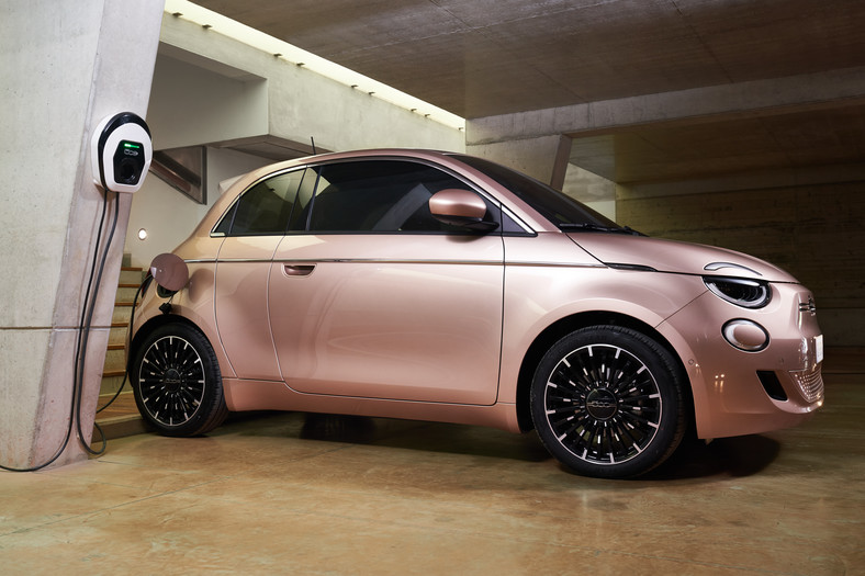 Nowy Fiat 500 w wersji 3+1