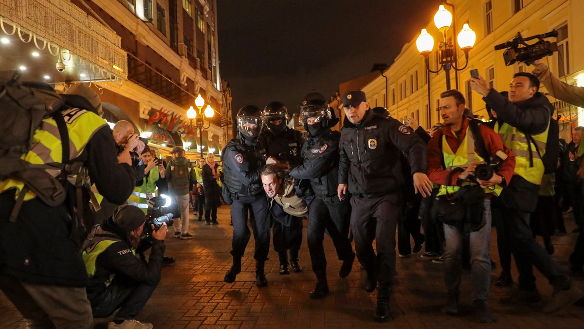 Tłumione protesty w Moskwie