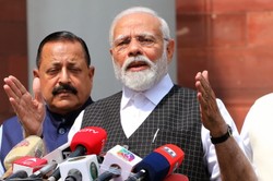 Dwie zgwałcone kobiety przegonione przez tłum. Premier mówi "Indiach okrytych hańbą"