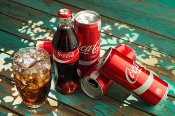 Reklám helyett segítség: a Coca-Cola a Magyar Vöröskeresztet támogatja