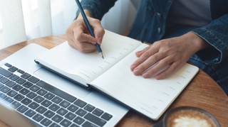 Wadliwe umowy cywilnoprawne? PIP radzi, do kiedy warto poczekać ze skargą