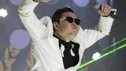 Na chiński Nowy Rok - Celine Dion i Psy