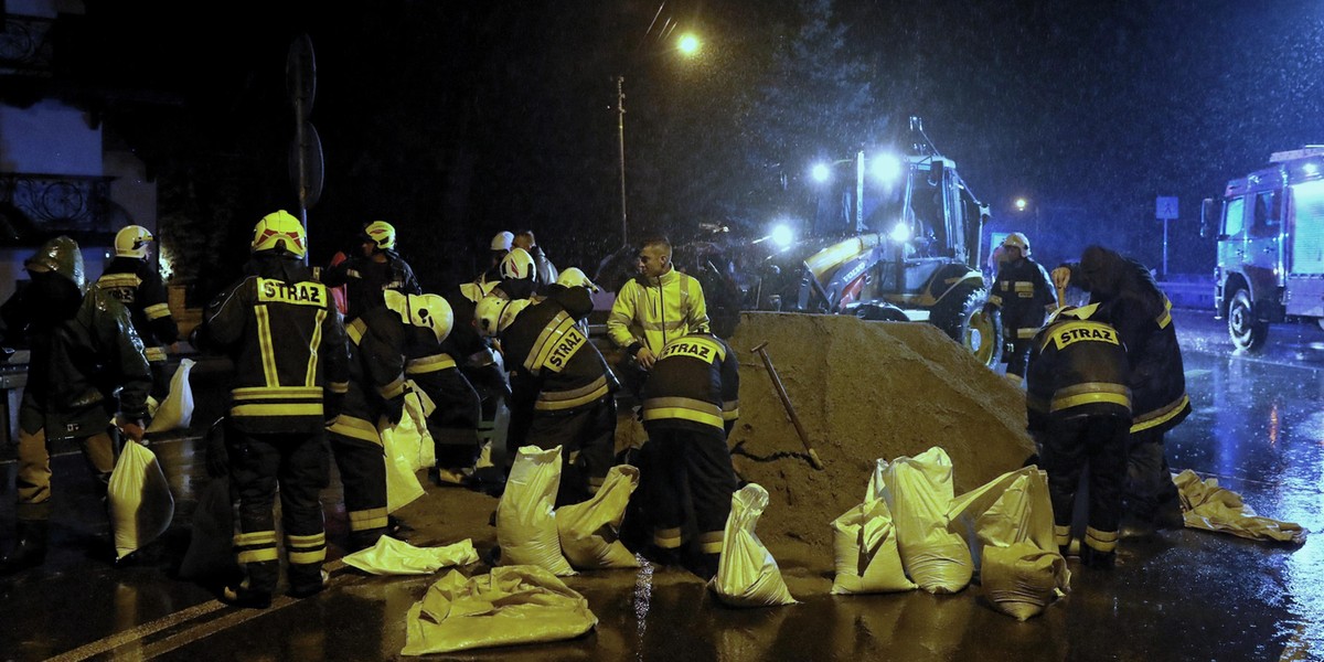 Ulewy na południu Polski. Poziom wód w rzekach przekroczony. Są ostrzeżenia