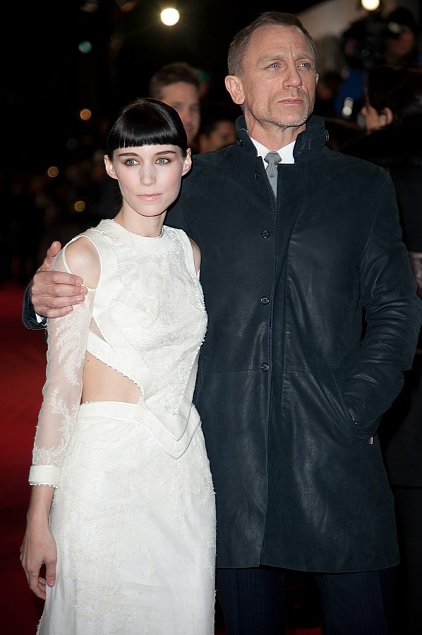 Rooney Mara odsłania plecy