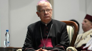 Abp Józef Michalik: papieżem próbuje się walczyć z biskupami