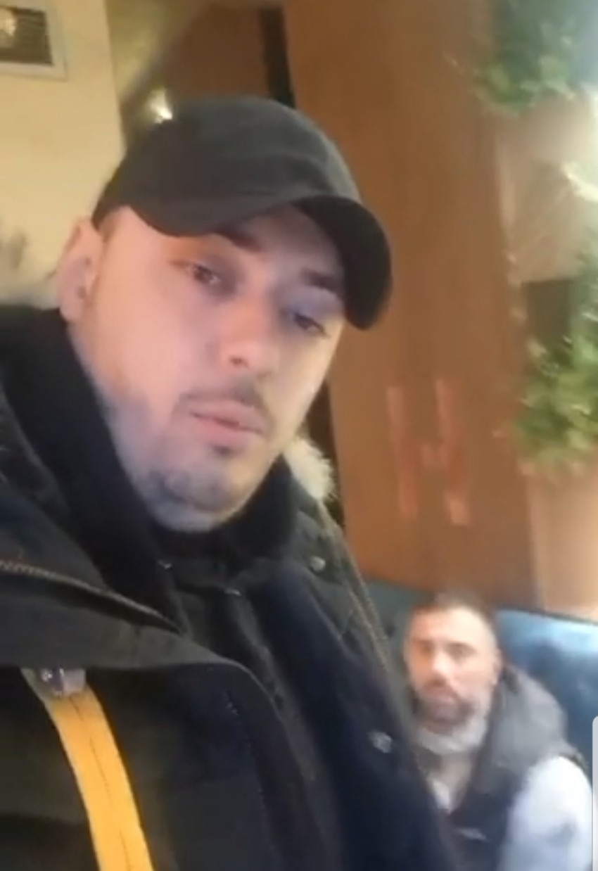 Velja Nevolja i Rade Petrović u pozadini