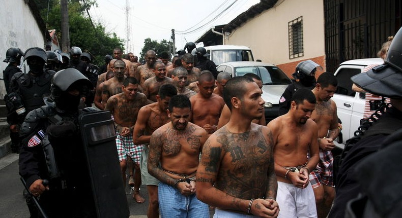 El Salvador seeks to block prison cell phones to beat crime crisis