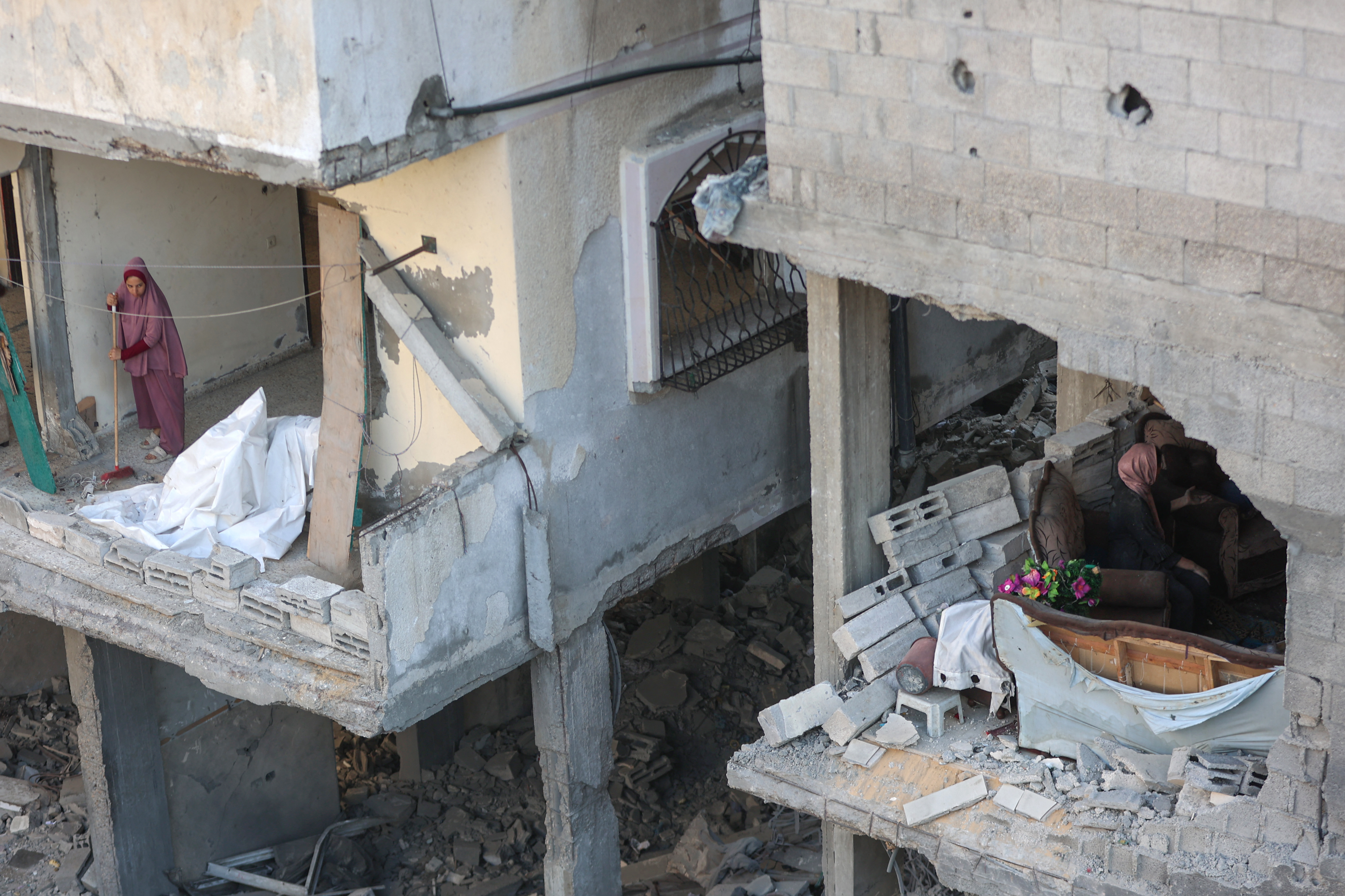 Gaza: 14 morti nel bombardamento israeliano al campo Al Shati
