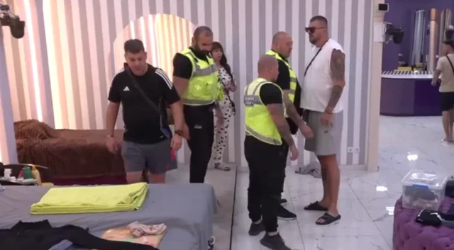 ŽESTOK OKRŠAJ U ELITI: Janjuš i Marinković urlali jedan na drugog, obezbeđenje HITNO reagovalo zbog brutalnih pretnji