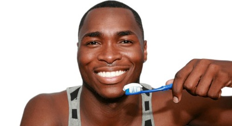 Should you brush your teeth before or after breakfast?