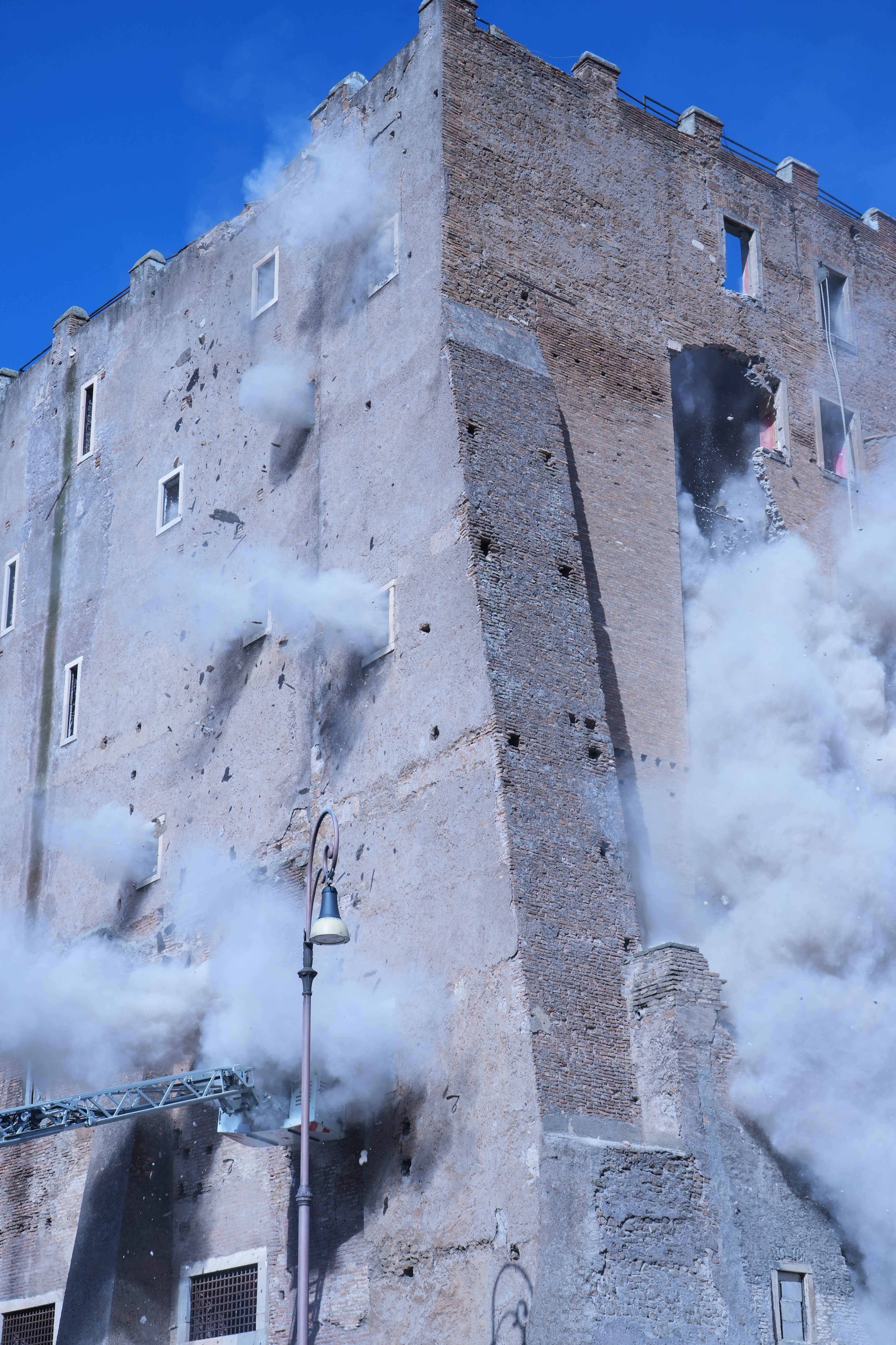 V Ríme sa počas renovačných prác zrútila stredoveká veža Torre dei Conti.