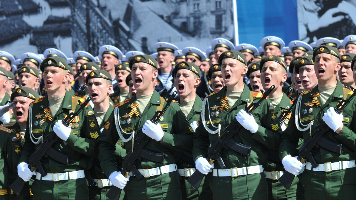 Ogłoszony ostatnio raport "Military Balance 2008", analiza światowych trendów militarnych, informuje, że Moskwa stara się przełamywać ograniczenia wynikające z umów międzynarodowych, uznawanych dotąd za nienaruszalne.