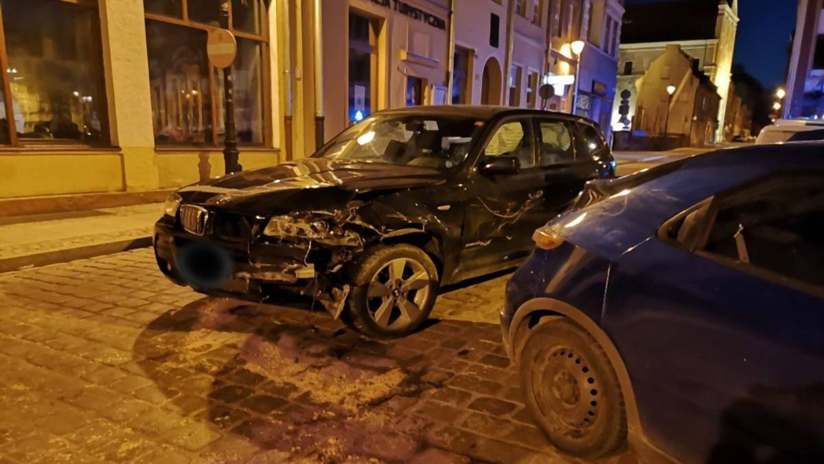 Efekty nocnej jazdy kobiety w BMW w Grudziądzu