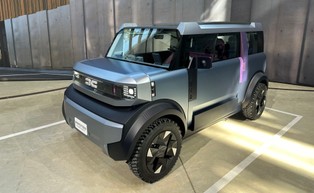 Dacia rzuca wyzwanie Chińczykom. Prezentuje prototyp miniauta za 15 tys. euro [WIDEO]