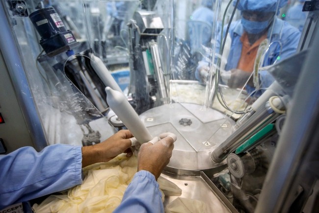 Z wizytą w fabryce prezerwatyw