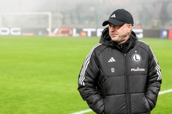 Legia zatrważająco nieprzygotowana do meczu z Górnikiem. Pokerowa zagrywka Iordanescu zakończyła się klęską