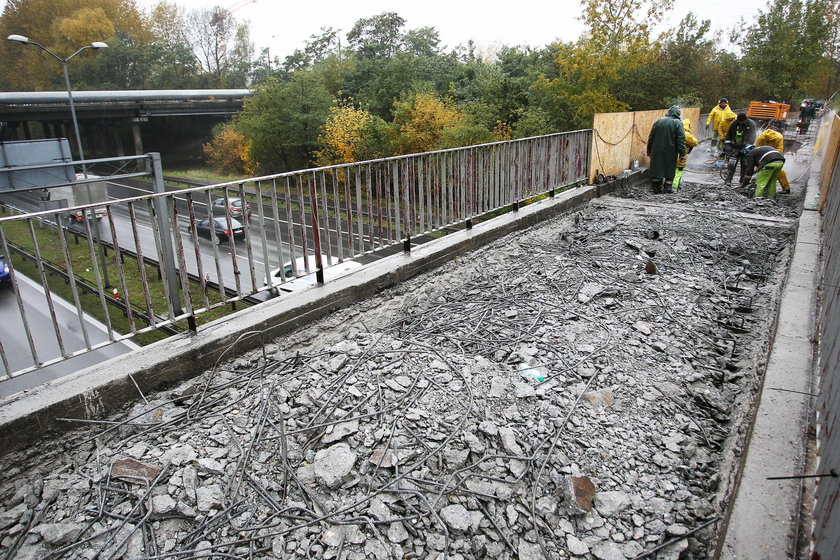 Rozbiórka wiaduktu nad al. Roździeńskiego w Katowicach
