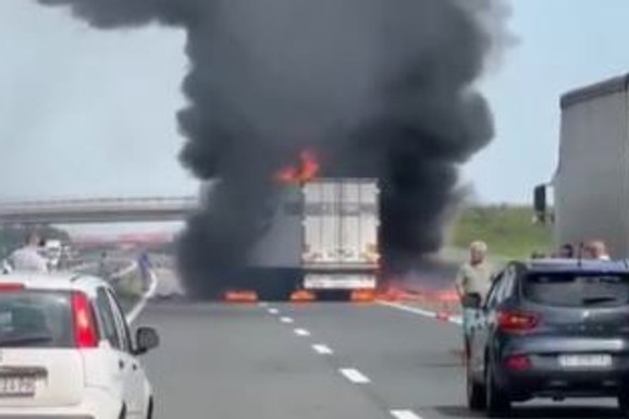 "OD DETONACIJA SE TRESU AUTOMOBILI" Jeziva scena na autoputu