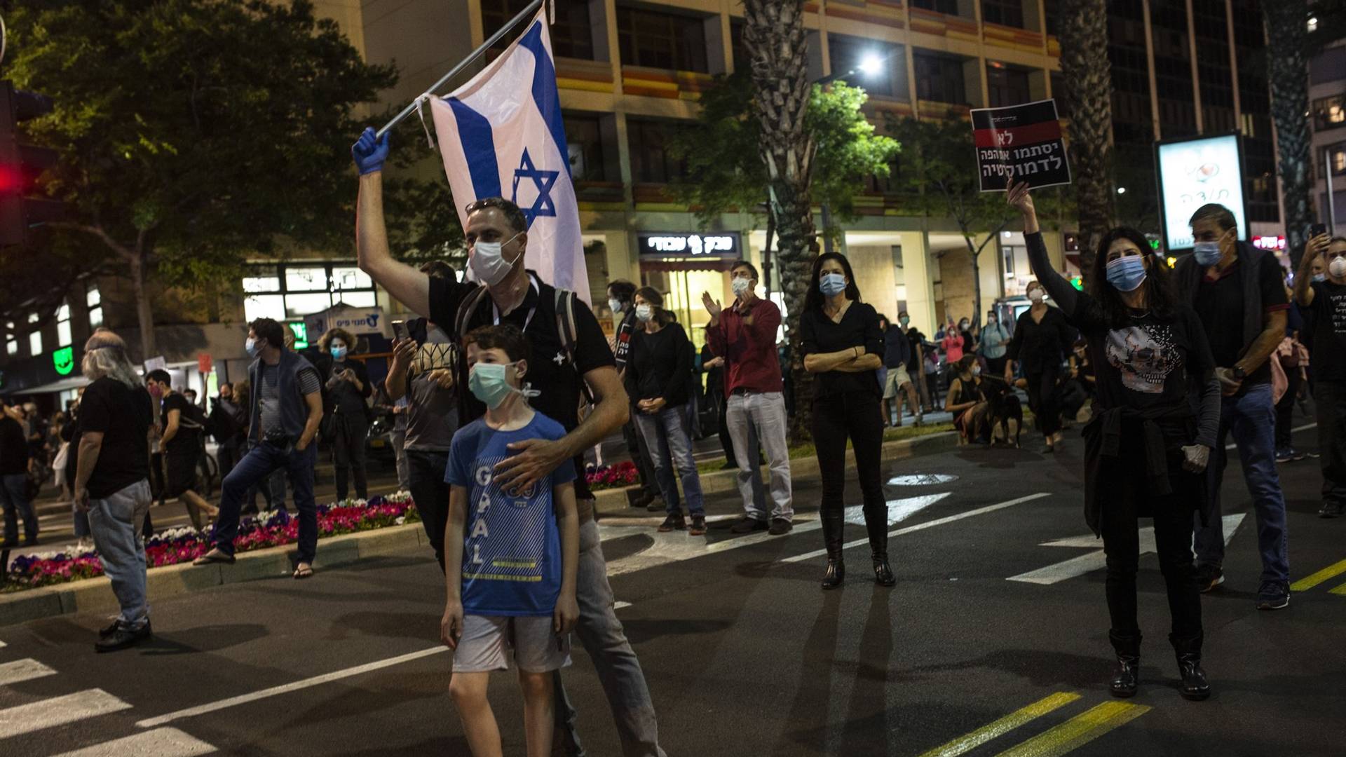 Protesti širom sveta zbog zabrana kretanja tokom pandemije: Neredi u Americi, blokiran Tel Aviv