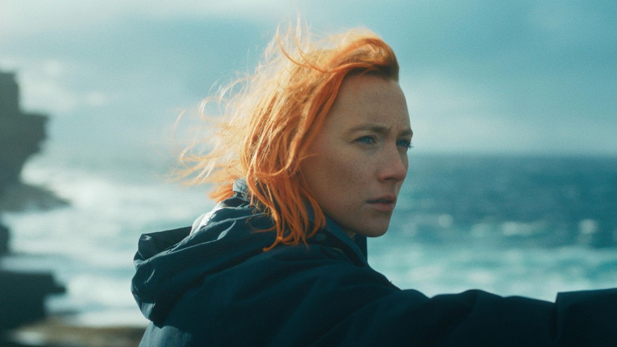 Saoirse Ronan w filmie "The Outrun"