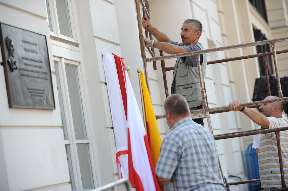 WARSZAWA PAŁAC PREZYDENCKI TABLICA PAMIĘTKOWAKATASTROFA SMOLE