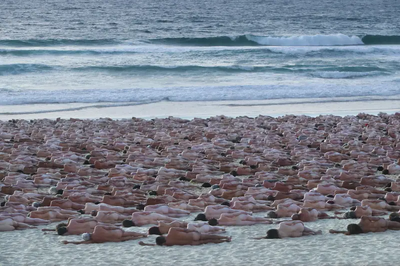 Sesja zdjęciowa na plaży Bondi. 26 listopada 2022 r. w Sydney, Australia