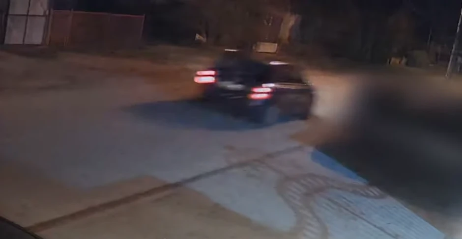 Automobil koji je, kako se sumnja, pokosio supružnike, pa pobegao s lica mesta