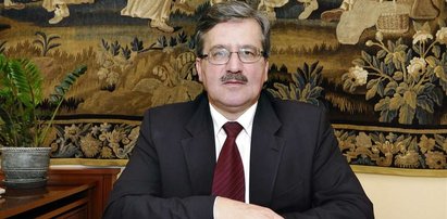 Komorowski przeprosił wierszykiem za zakupy