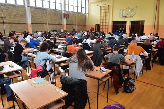 Drugi dan probe male mature: Osmaci danas polažu srpski i treći test