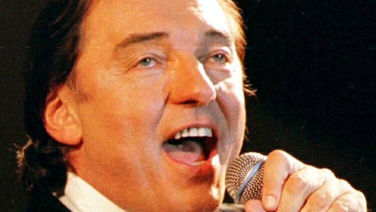 Český spevák Karel Gott.