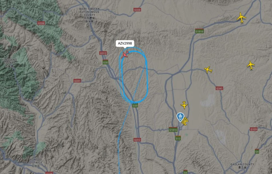 Avion ruske kompanije Azur Er kruži iznad Landžoua u Kini