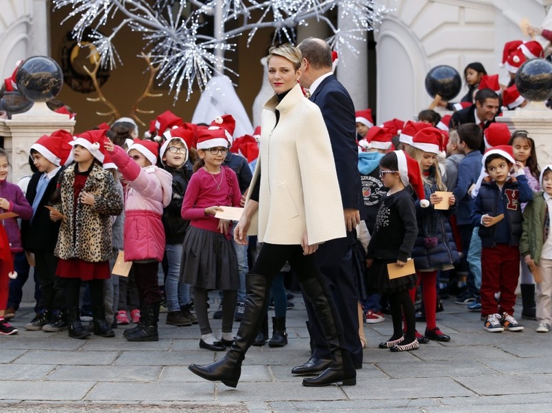 Para książęca Monako wzięła wczoraj udział w świątecznej ceremonii odbywającej się tradycyjnie w pałacu...