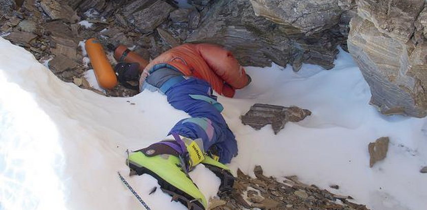 Mroczna tajemnica zielonych butów na Mount Everest