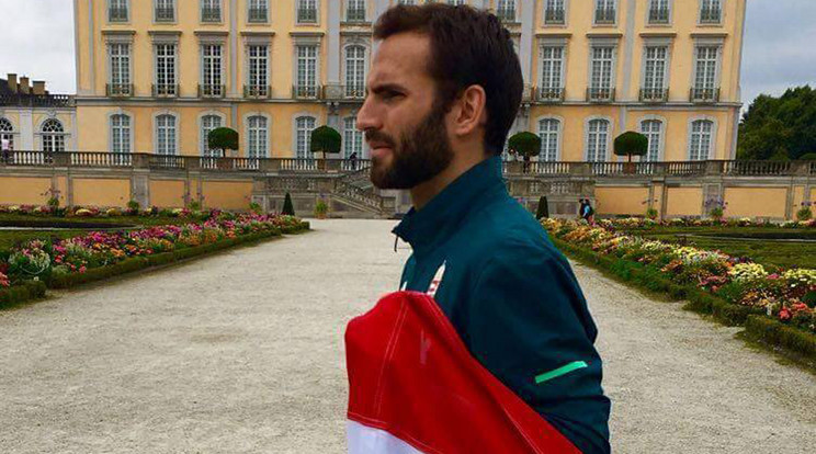 Szilágyi Áron büszke, 
hogy ő lesz a megnyitón 
a magyar zászlóvivő, felhívást tett közzé, hogy a 
szurkolók fotózkodjanak 
piros-fehér-zöld zászlóval/Fotó: Facebook