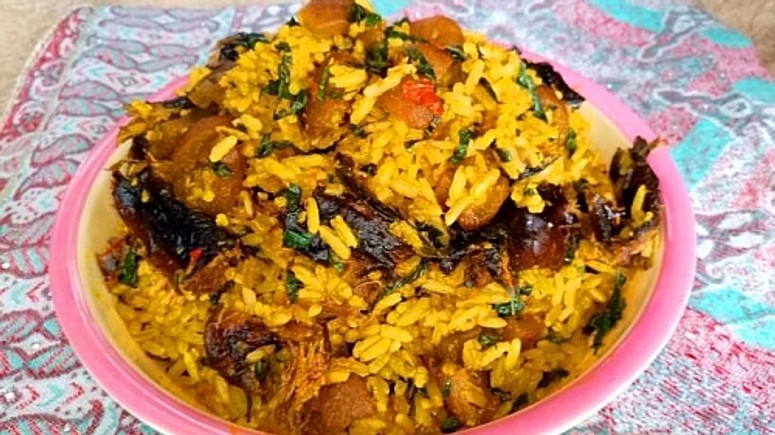 Everybody should know how to make this concoction rice | Pulse Nigeria