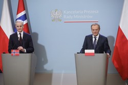 Donald Tusk deklaruje większą współpracę militarną ze Skandynawami. Polska "trochę bezpieczniejsza"