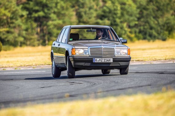 Mercedes 190 E kontra Brabus 190 E 3.6S