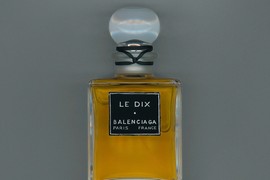 Balensijaga se vraća u parfemsku nišu posle 30 godina: Kolekcija od 10 mirisa spaja istoriju i savremenu inovaciju - a za ovom bočicom iz 1947. su tragali 15 godina