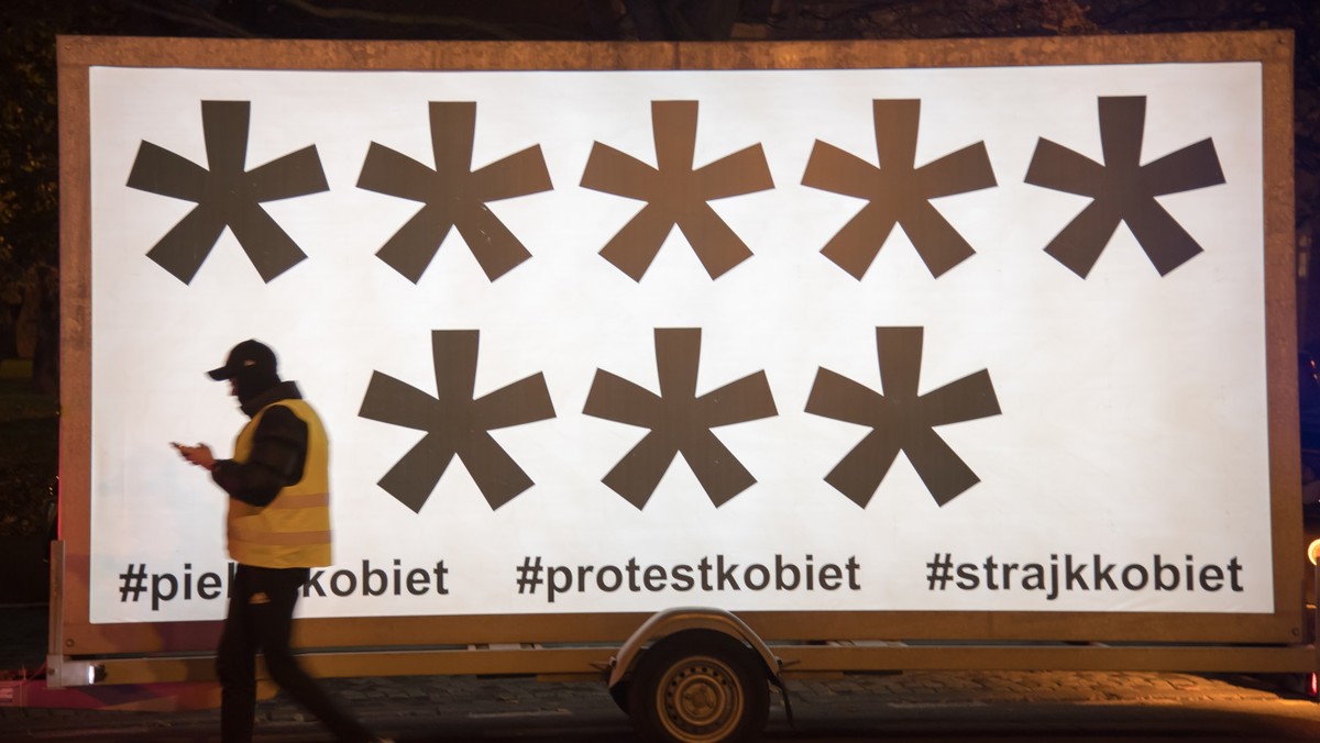 Protesty. Strajk Kobiet. Osiem Gwiazd. Jebać PiS.