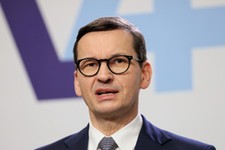 Morawiecki w Paryżu. "Liczymy na wyjaśnienia ws. rozmowy Macrona z Putinem"