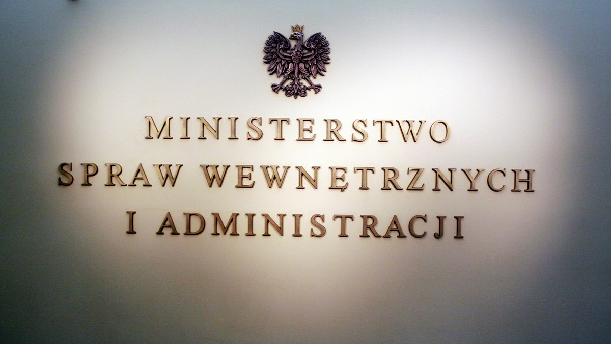 Powołanie służby kontrterrorystycznej, która będzie składać się z pododdziału centralnego oraz samodzielnych pododdziałów kontrterrorystycznych zakłada nowela ustawy o Policji, opublikowana w wykazie prac legislacyjnych i programowych Rady Ministrów.