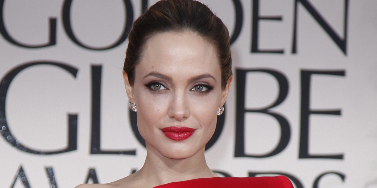 Angelina Jolie bez makijażu i Photoshopa. Wygląda jak każda z nas!