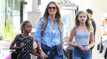 Heidi Klum cała w dżinsie na spacerze z dziećmi
