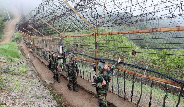 41428_juzna-severna-koreja-granica-afp