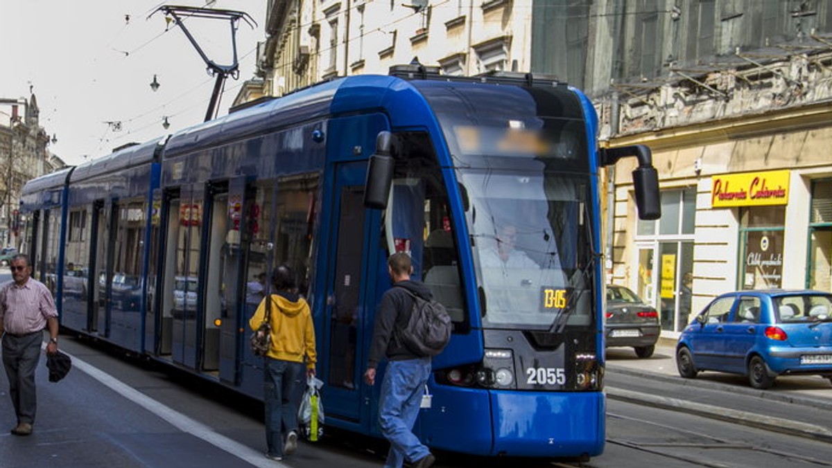 Trwa remont torowiska wzdłuż ulicy Zwierzynieckiej i Kościuszki. Z tego powodu do 10 lipca ruch tramwajowy między Filharmonią a Salwatorem będzie wstrzymany. Pasażerowie muszą przygotować się na spore zmiany w funkcjonowaniu komunikacji.