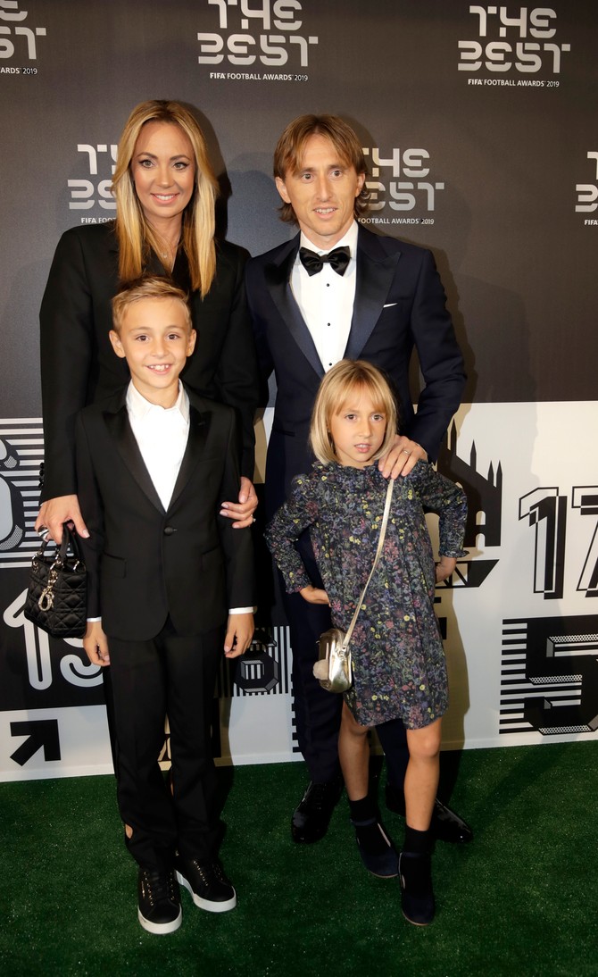Vanja i Luka Modrić sa decom