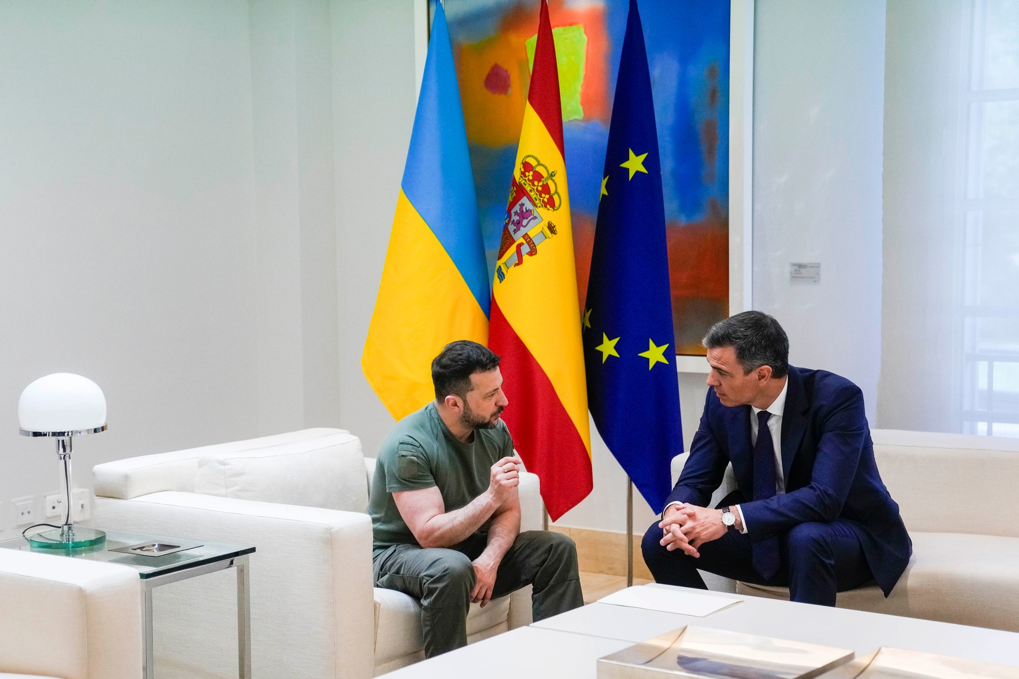 Ukrajinský prezident Zelenskyj a španielsky premiér Pedro Sánchez.