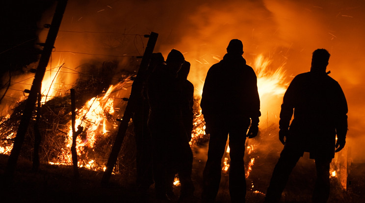 Horror: teljes terjedelmében égett egy ház Tiszafüreden, a tűzoltók egy megégett holttestre bukkantak /Illusztráció: Northfoto